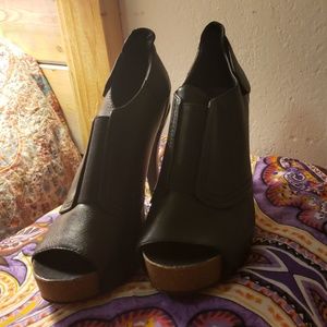 Vince Camuto Black peep-toe heels